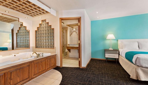 Suite, 1 King Bed, Non Smoking