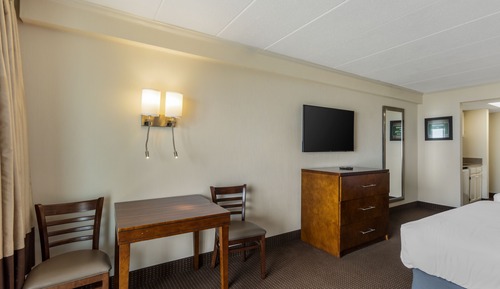 2 Queens Oceanfront first floor