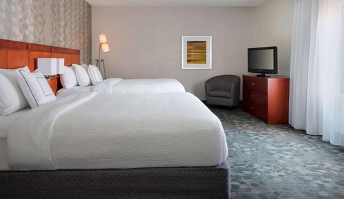 Room, 2 Queen Beds, Accessible (Mobility/Hearing Tub)
