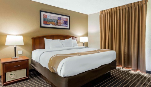 Room, 1 King Bed, Non Smoking, Hot Tub