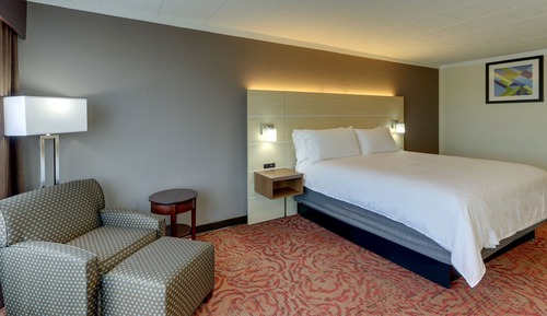 Standard Room, 1 King Bed, Accessible Bathtub (Communications)