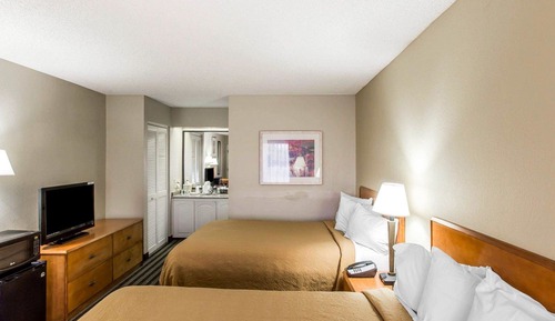 Room, 2 Double Beds, Refrigerator & Microwave
