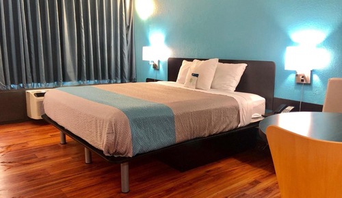 Standard Room, 1 King Bed, Smoking