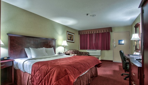 Room, 1 King Bed, Smoking