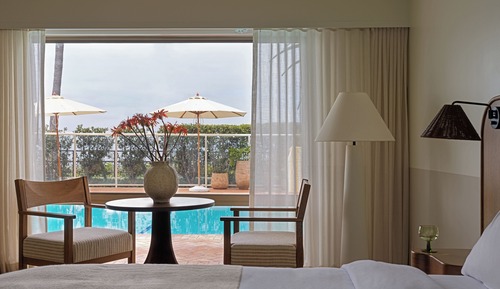Room, 1 King Bed (Pool Level)