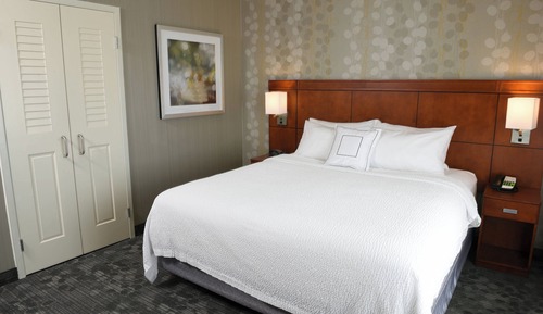 Suite, 1 Bedroom, Courtyard View