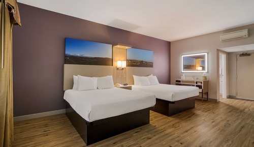 Standard Room, 2 Queen Beds, Accessible, Non Smoking (Walk-in Shower;Freeway Side)
