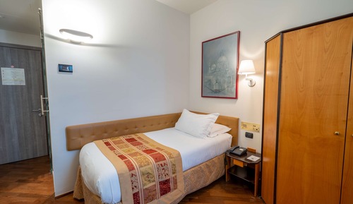Classic Single Room