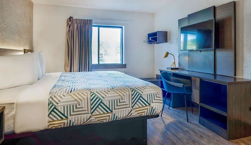 Standard Room, 1 King Bed, Accessible, Non Smoking
