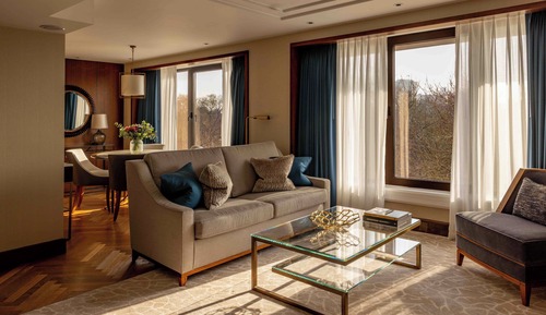 Suite (Prestige)