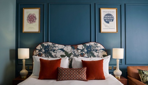 Family Room, 1 King Bed with Sofa bed, Ensuite