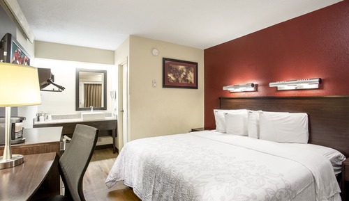 Deluxe Room, 1 King Bed (Smoke Free)