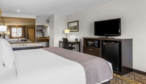 Standard Room, 1 King Bed, Non Smoking, Jetted Tub