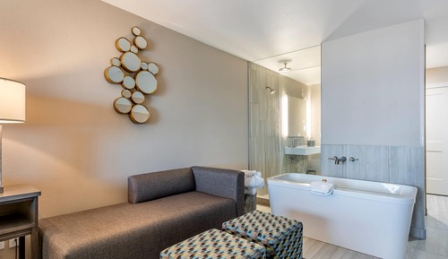 Suite, 1 King Bed, Non Smoking