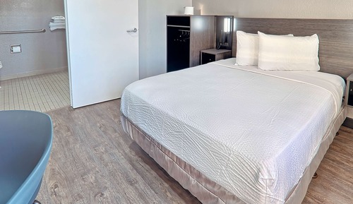 Standard Room, 1 Queen Bed, Smoking