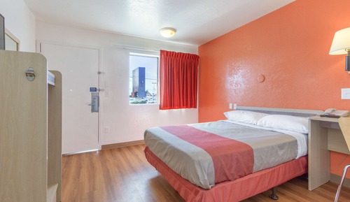 Standard Suite, 1 Queen Bed, Non Smoking