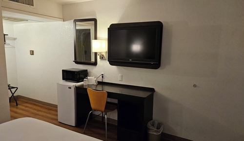 Standard Room, 1 King Bed, Accessible, Non Smoking