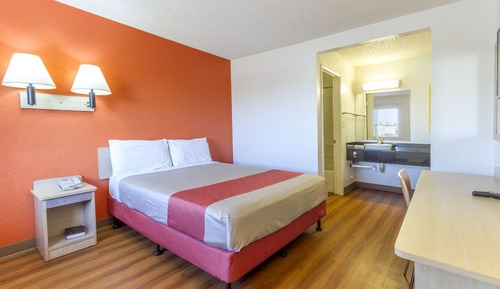 Standard Room, 1 Queen Bed, Non Smoking