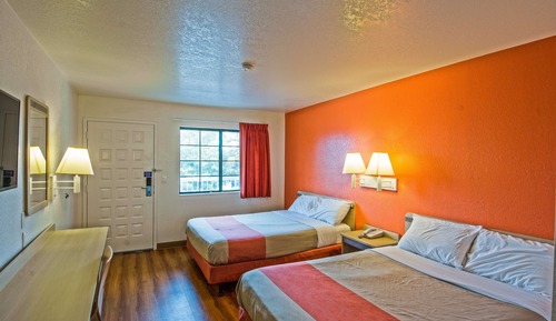 Deluxe Room, 2 Queen Beds, Non Smoking, Refrigerator & Microwave