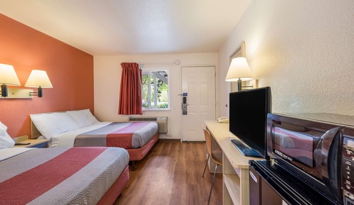 Deluxe Room, 2 Queen Beds, Non Smoking, Refrigerator & Microwave