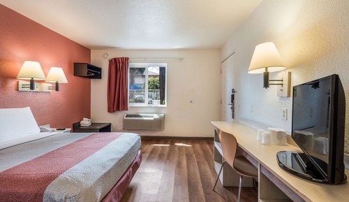 Standard Room, 1 Queen Bed, Accessible, Non Smoking