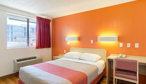 Standard Room, 1 Queen Bed, Non Smoking