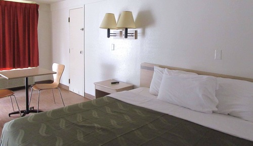 Standard Room, 1 King Bed, Smoking