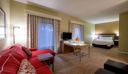 Room, 1 Queen Bed, Refrigerator & Microwave