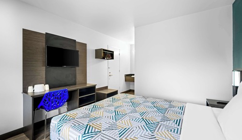 Standard Suite, 1 Queen Bed, Non Smoking