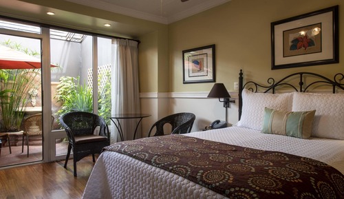 Deluxe Room, 1 Queen Bed, Patio