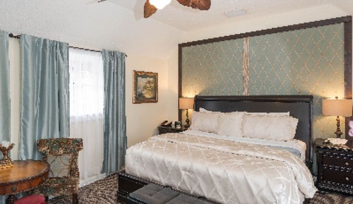Double Room, 1 King Bed, Refrigerator