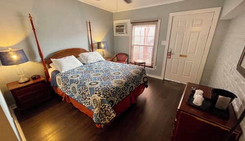 Economy Room