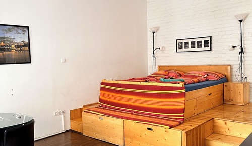 City Studio, Private Bathroom, Courtyard Area