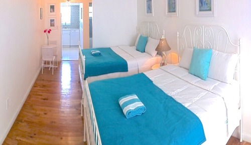 Studio - 2 Queen Beds and 2 Futons