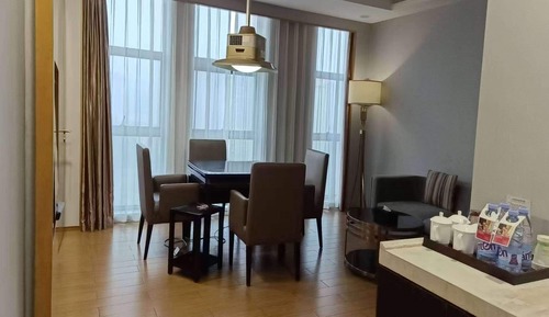 Suite, 1 King Bed (Mahjong)