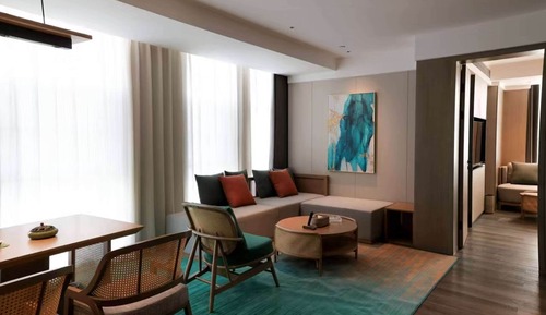 Suite, 1 King Bed, River View