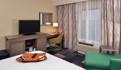 King, Room, Refrigerator & Microwave
