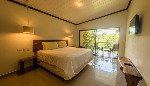 Beachfront 1 King size bed