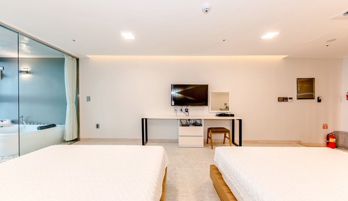 Executive Twin Room, 2 Queen Beds, Non Smoking, Ocean View