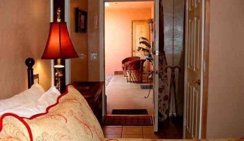 Garden Studio, 1 King, Kitchenette, Fireplace