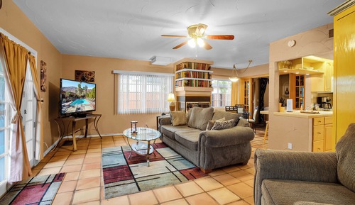 Grand Suite, 1 King, 1 Queen Murphy, Full Kitchen, Fireplace