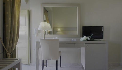Deluxe Double Room (window or balcony)