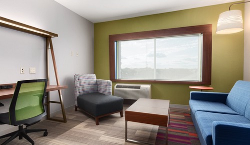 Suite, Multiple Beds, Accessible (Communications)