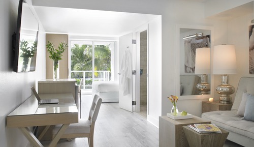 Room, 3 Twin Beds, City View (Three Bedroom King King King)