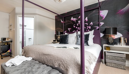 Luxury Double Room, Ensuite (The Set)