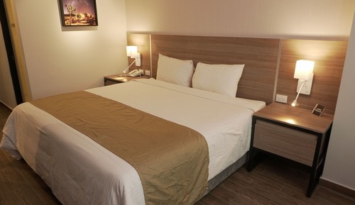 Deluxe Studio Suite