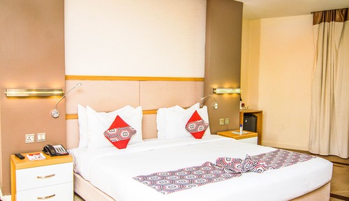 Standard Room, 1 King Bed