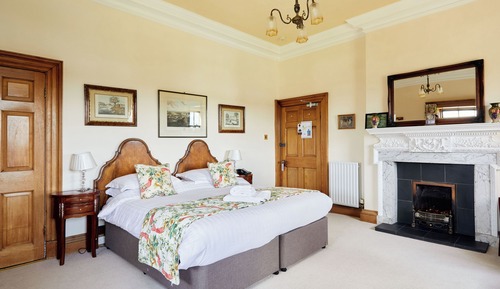 Double or Twin Room, River View (Principal)