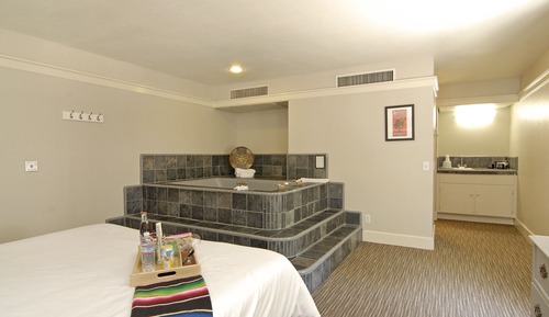 Suite, 1 King Bed, Jetted Tub