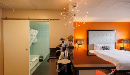 Signature, Standard Room, 1 King Bed, Refrigerator & Microwave